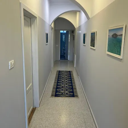 Irena And Papi's Warm Apartmán *