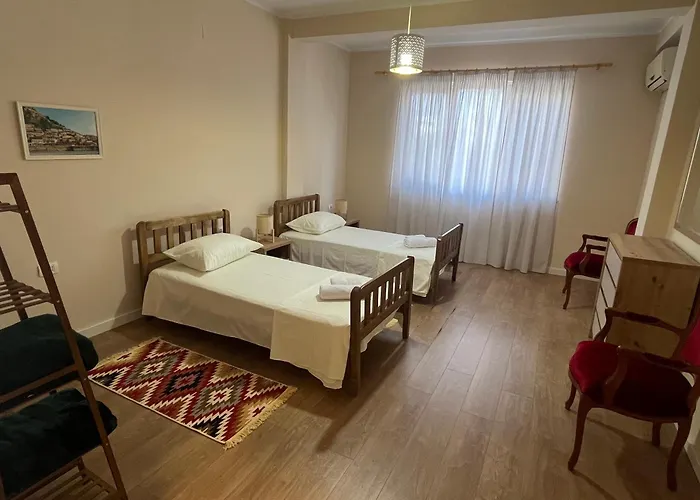 Irena And Papi's Warm Διαμέρισμα Τίρανα