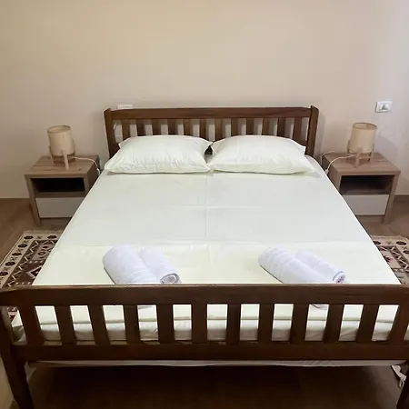 Irena And Papi's Warm Appartement Tirana